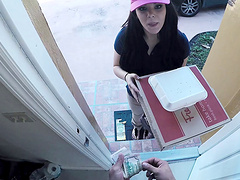 girls-getting-money-to-fuck